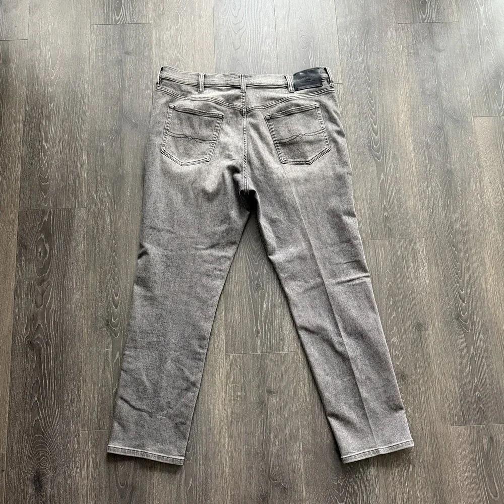 Lucky Brand Stretch Athletic Tapered Fit Mens Jeans 42X32 Gray Casual Minimalist